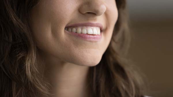 Does A Dental Veneer Treatment Damage Teeth?
