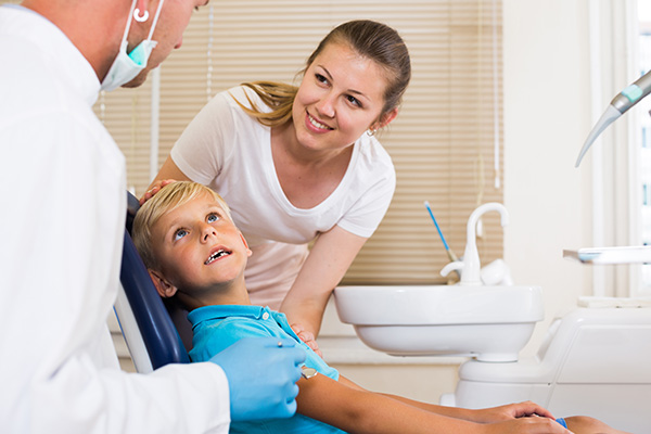 Advantages Of Seeing A Family Dentist